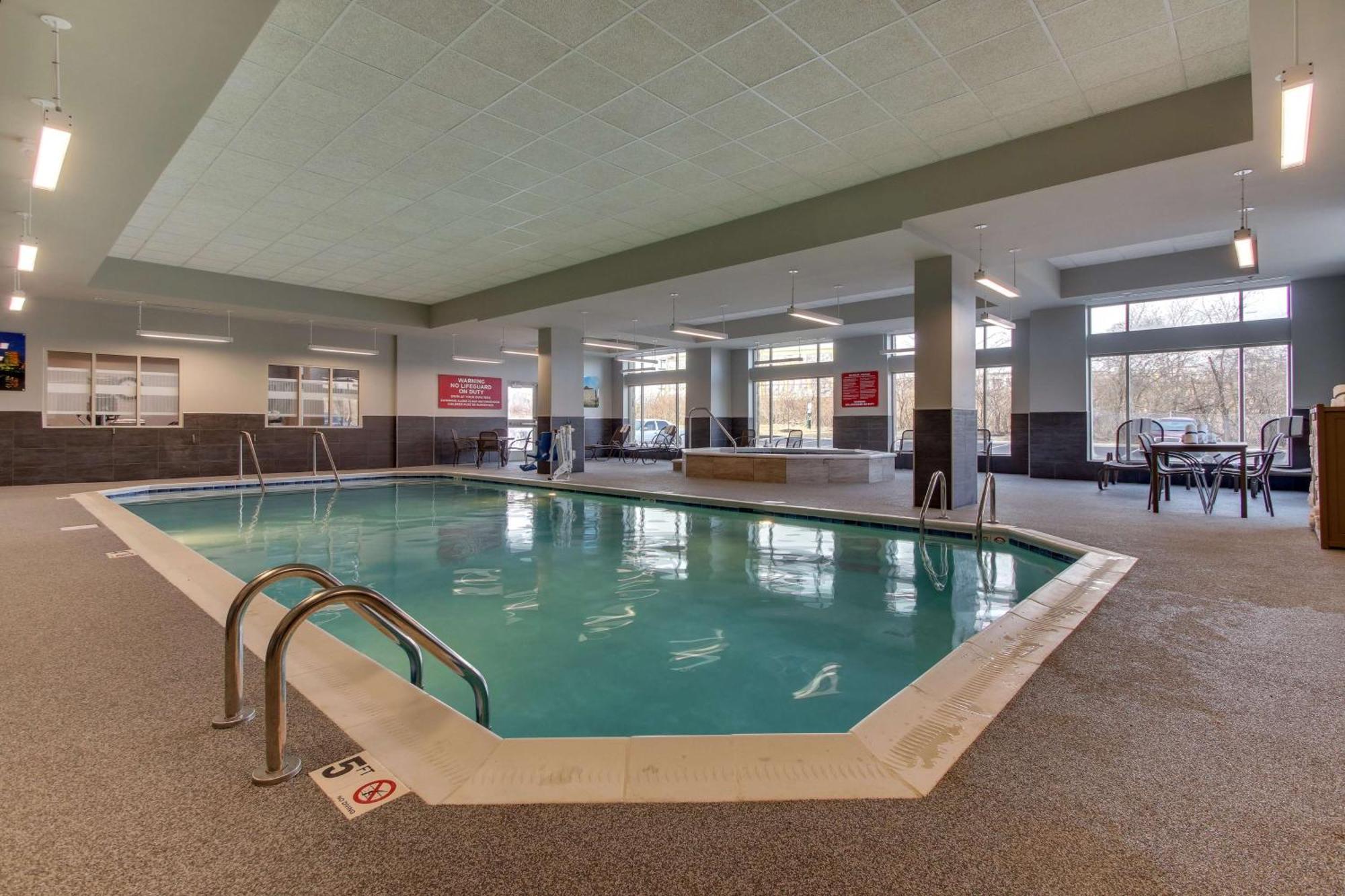 Drury Inn & Suites Columbus Polaris Exteriér fotografie